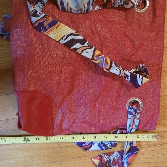 AUTHENTIC. TRUE RELIGION PURSE - Picture 5 of 5